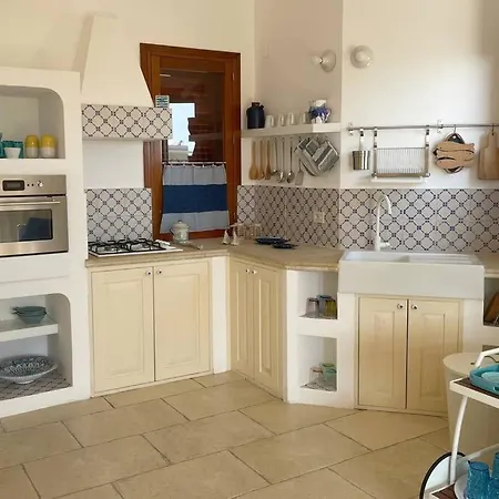 Con Giardino A Due Passi Dal Mare. Apartment