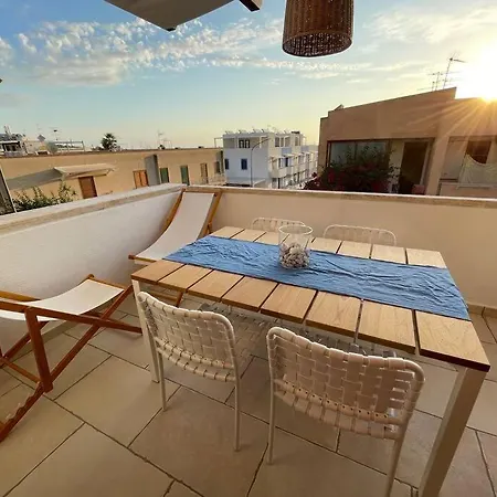 Con Giardino A Due Passi Dal Mare. Apartment