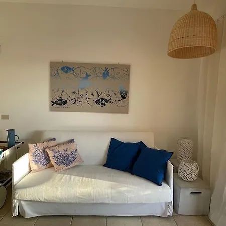 Apartment Con Giardino A Due Passi Dal Mare. *
