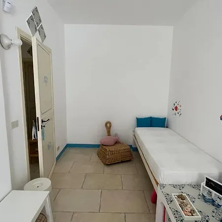 Con Giardino A Due Passi Dal Mare. Apartment